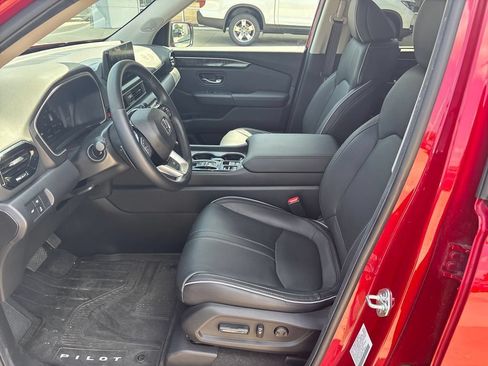 Used 2024 Honda Pilot Elite image 9