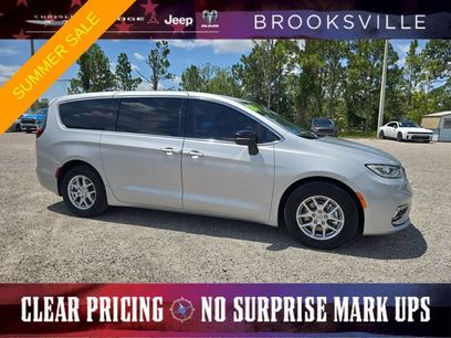 Certified 2024 Chrysler Pacifica Touring-L