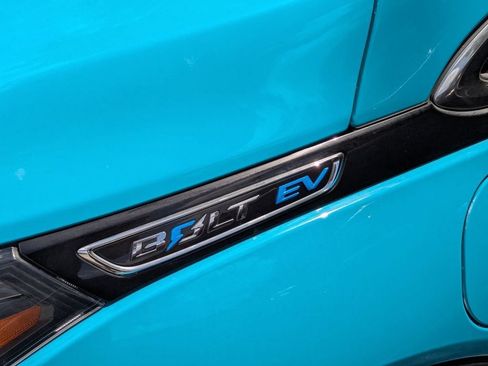 Used 2020 Chevrolet Bolt LT FWD image 7