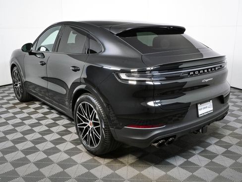 New 2026 Porsche Cayenne Coupe AWD/4WD image 3