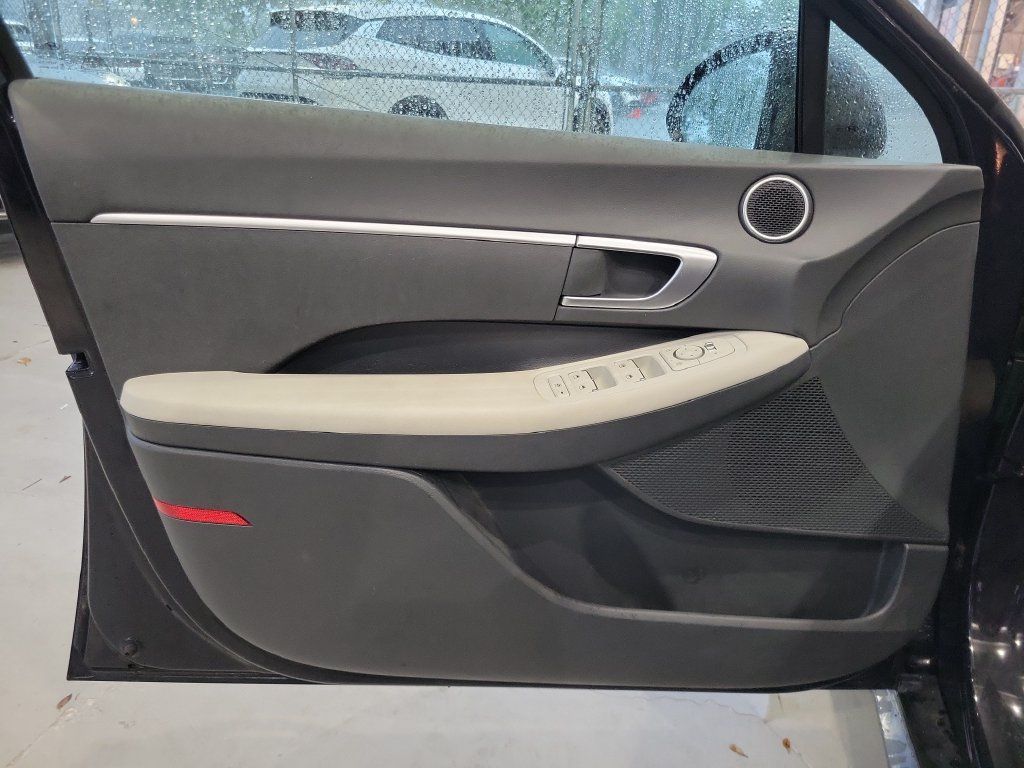 Used 2023 Hyundai Sonata SE FWD image 13