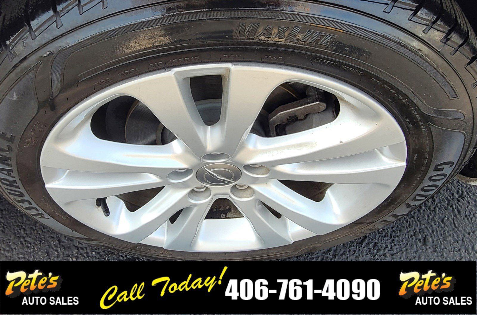 Used 2016 Chrysler 200 Limited FWD image 9