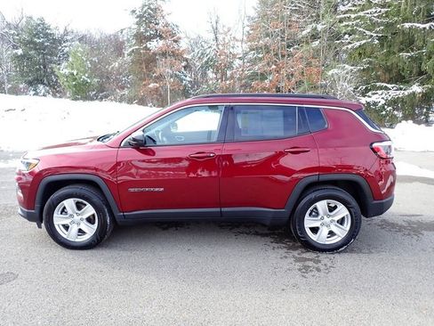 Used 2022 Jeep Compass Latitude w/ Convenience Group image 2