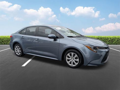 Used 2024 Toyota Corolla LE image 2