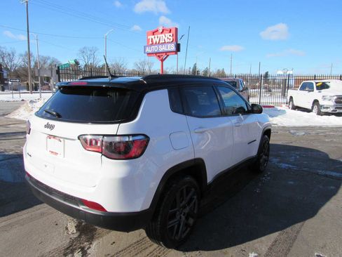 Used 2026 Jeep Compass Limited image 5