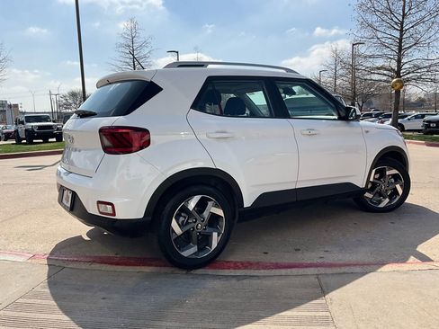 Used 2025 Hyundai Venue SEL image 6