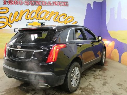 Used 2017 Cadillac XT5 Luxury w/ Driver Awareness Package FWD image 5