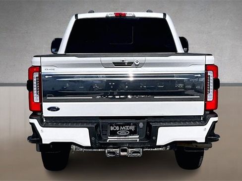 Used 2023 Ford F250 Platinum image 4