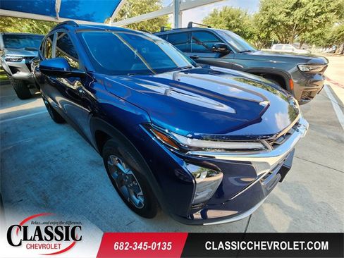 Used 2024 Chevrolet Trax LT w/ Driver Confidence Package FWD image 1