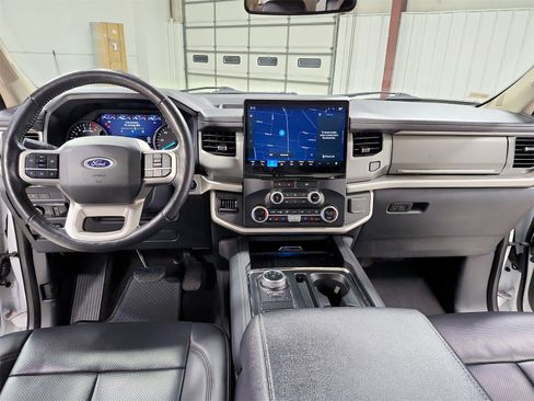 Used 2024 Ford Expedition Max XLT image 24