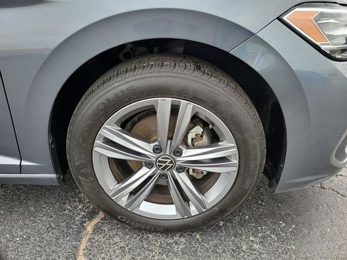 Used 2024 Volkswagen Jetta SE image 9