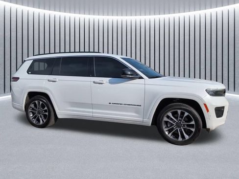 Used 2025 Jeep Grand Cherokee L Overland w/ Luxury Tech Group IV AWD/4WD image 3