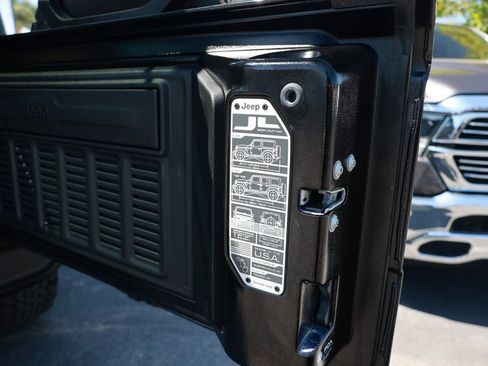Used 2025 Jeep Wrangler Unlimited Sport S 4xe AWD/4WD image 38