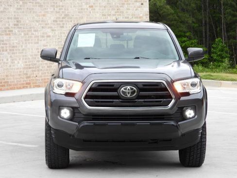 Used 2019 Toyota Tacoma SR5 RWD image 33