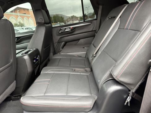 Used 2025 Chevrolet Tahoe RST RWD image 18