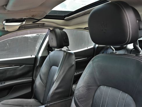 Used 2016 Maserati Ghibli RWD image 10