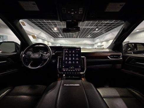 Used 2025 GMC Yukon Denali AWD/4WD image 16