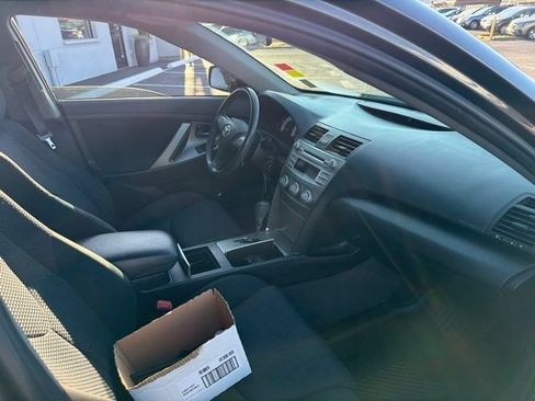Used 2010 Toyota Camry SE FWD image 9