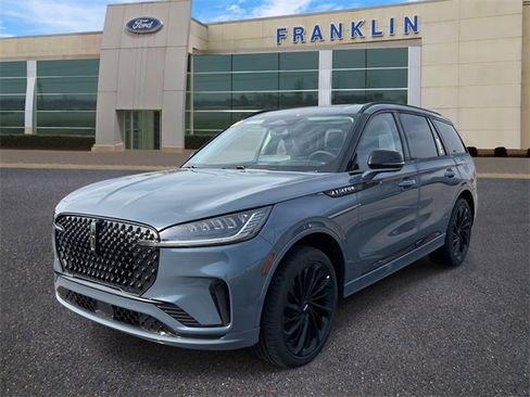 New 2026 Lincoln Aviator Reserve w/ Jet Appearance Package image 3