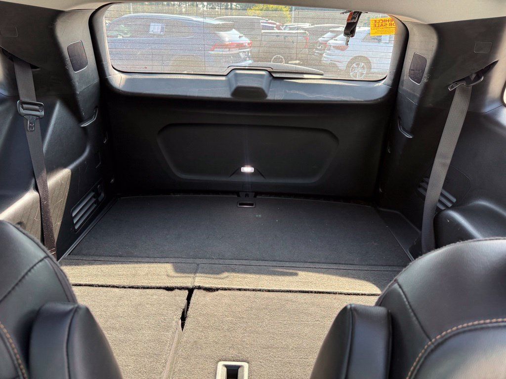 Used 2019 Chevrolet Traverse LT w/ LT Premium Package AWD/4WD image 16