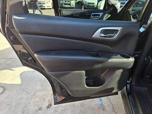 Used 2015 Nissan Pathfinder Platinum w/ Cargo Package AWD/4WD image 24