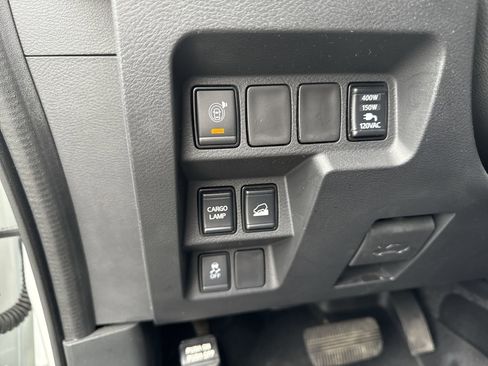 Used 2022 Nissan Frontier SV image 18