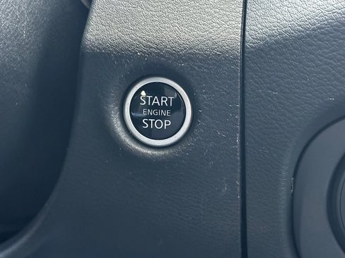 Used 2024 Nissan Frontier SV image 24