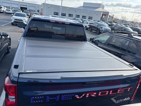 Used 2022 Chevrolet Silverado 1500 High Country w/ Technology Package image 6