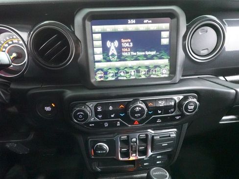 Used 2022 Jeep Gladiator Sport AWD/4WD image 16