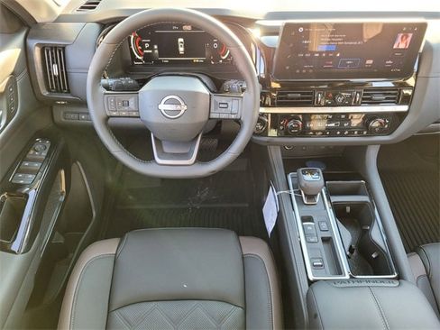 New 2026 Nissan Pathfinder Platinum image 15