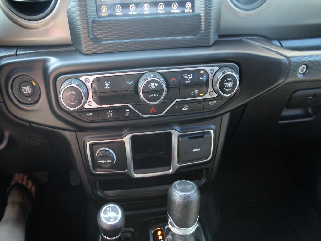 Used 2022 Jeep Wrangler Sport AWD/4WD image 15