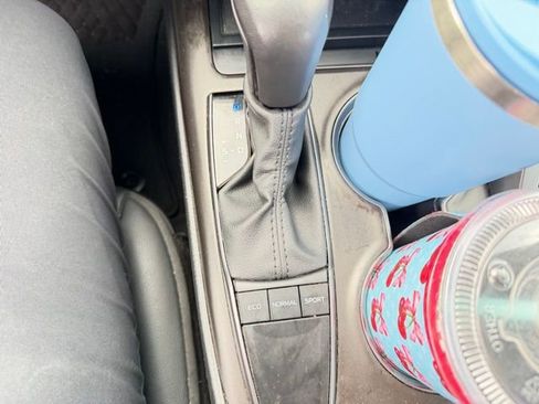 Used 2024 Toyota Camry SE w/ Convenience Package image 15