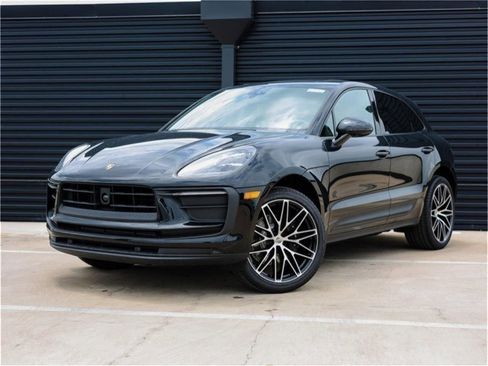 Certified 2025 Porsche Macan image 1