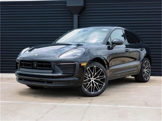 Certified 2025 Porsche Macan video 1