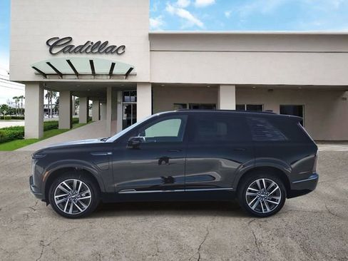 New 2026 Cadillac Vistiq Sport image 2