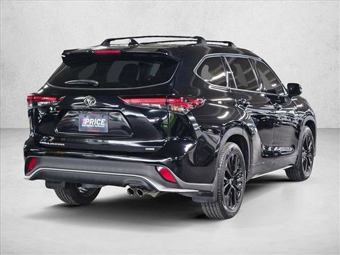 Used 2024 Toyota Highlander XSE FWD image 5