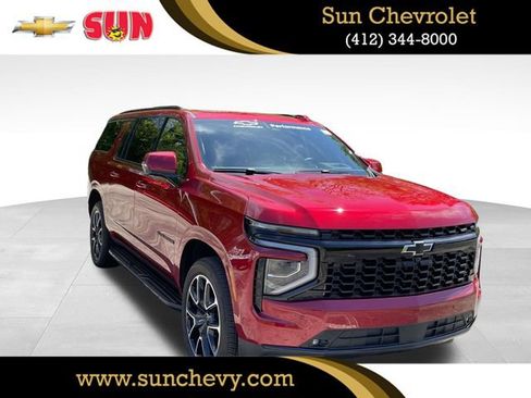 Used 2025 Chevrolet Suburban RST AWD/4WD image 1