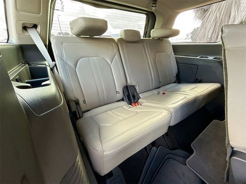 Used 2021 Ford Expedition Limited image 31