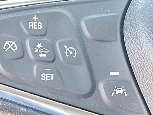 Used 2025 Chevrolet Malibu LT FWD image 23