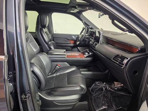 Certified 2021 Lincoln Navigator Reserve w/ Luxury Package AWD/4WD image 12