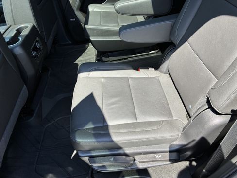 Used 2022 Chevrolet Tahoe LT w/ Luxury Package image 14