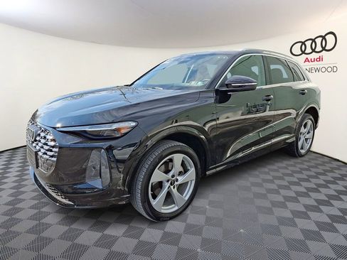 Certified 2025 Audi Q5 Premium Plus w/ Premium Plus image 3