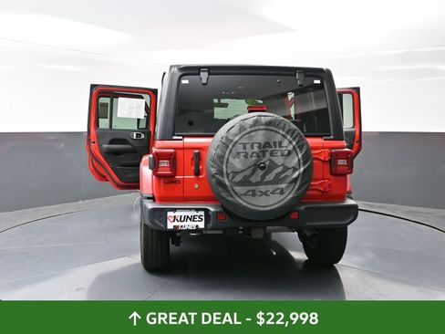 Used 2018 Jeep Wrangler Unlimited Sahara w/ Dual Top Group image 60