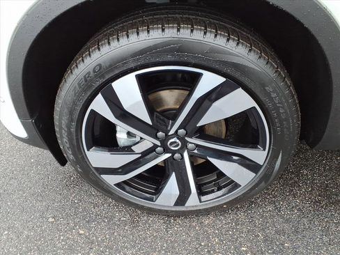 New 2026 Volvo XC40 B5 Ultra w/ Protection Package Premier image 11