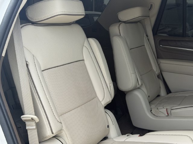 Used 2022 GMC Yukon Denali RWD image 21