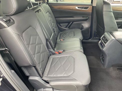Used 2024 Volkswagen Atlas SE AWD/4WD image 21