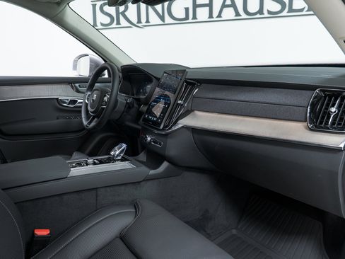 New 2026 Volvo XC90 B5 Ultra w/ Protection Package image 21