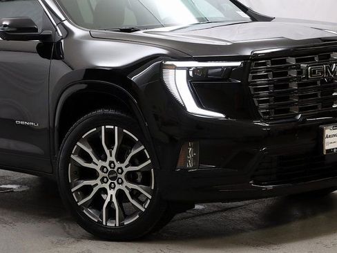 New 2026 GMC Acadia Denali Ultimate w/ LPO, Floor Liner Package AWD/4WD image 3