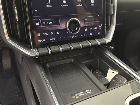 Certified 2025 GMC Acadia Elevation image 22