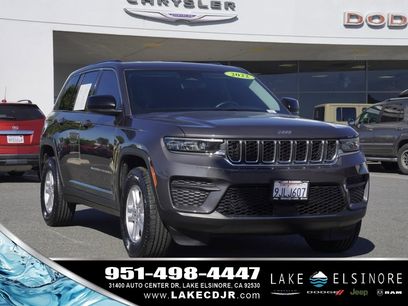 Certified 2022 Jeep Grand Cherokee Laredo w/ Luxury Tech Group I
